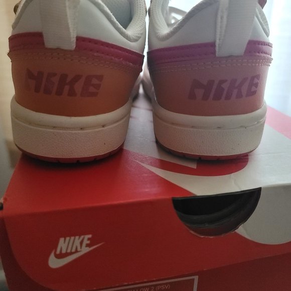 Sneakers - Picture 2 of 4